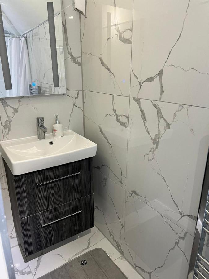 Lovely 2 Bedroom Flat With Roof Terrace In London Nw6 Kültér fotó