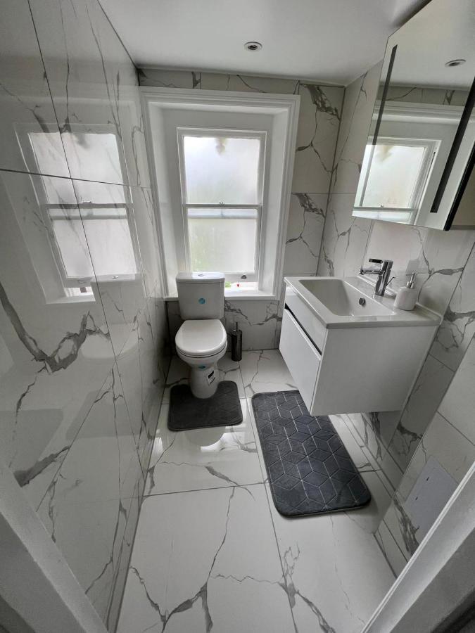 Lovely 2 Bedroom Flat With Roof Terrace In London Nw6 Kültér fotó