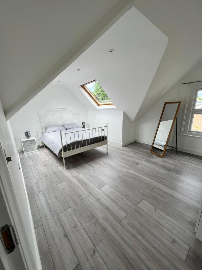 Lovely 2 Bedroom Flat With Roof Terrace In London Nw6 Kültér fotó