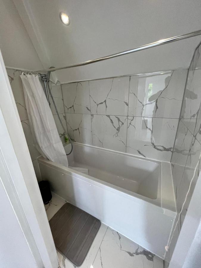 Lovely 2 Bedroom Flat With Roof Terrace In London Nw6 Kültér fotó